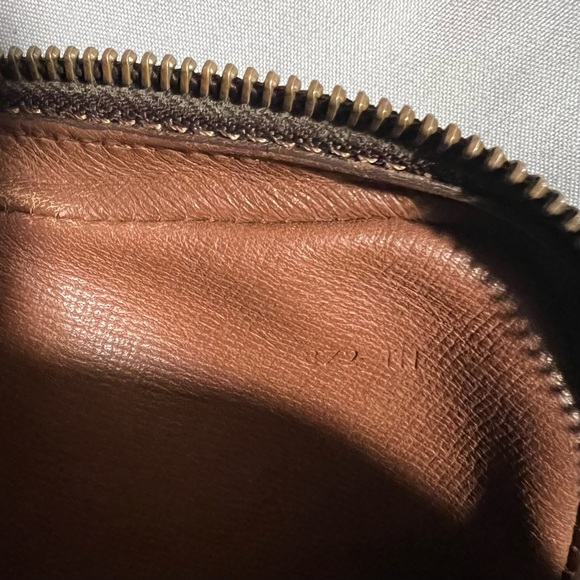 Louis Vuitton Monogram Pochette Marly Bandouliere - Picture 10 of 10